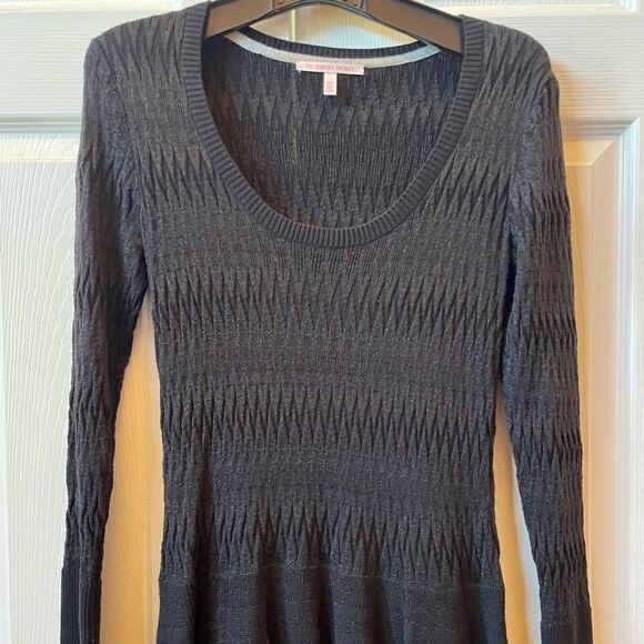 BLACK VINTAGE SWEATER SKATER DRESS BY VICTORIA’s SECRET SIZE MEDIUM - Picture 2 of 5